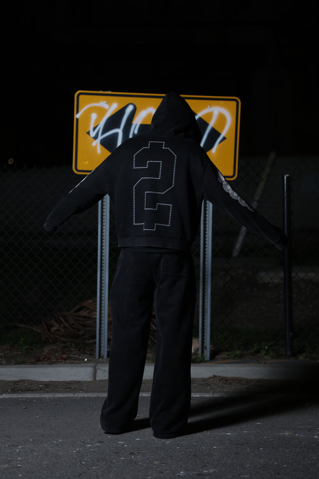 '2TARRY NIGHT' HOODIE